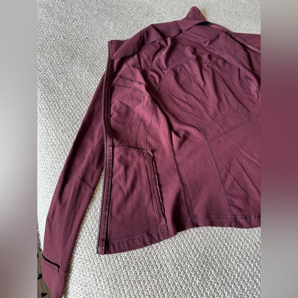 lululemon burgundy define full zip fitted jacket size 4 - Picture 7 of 9